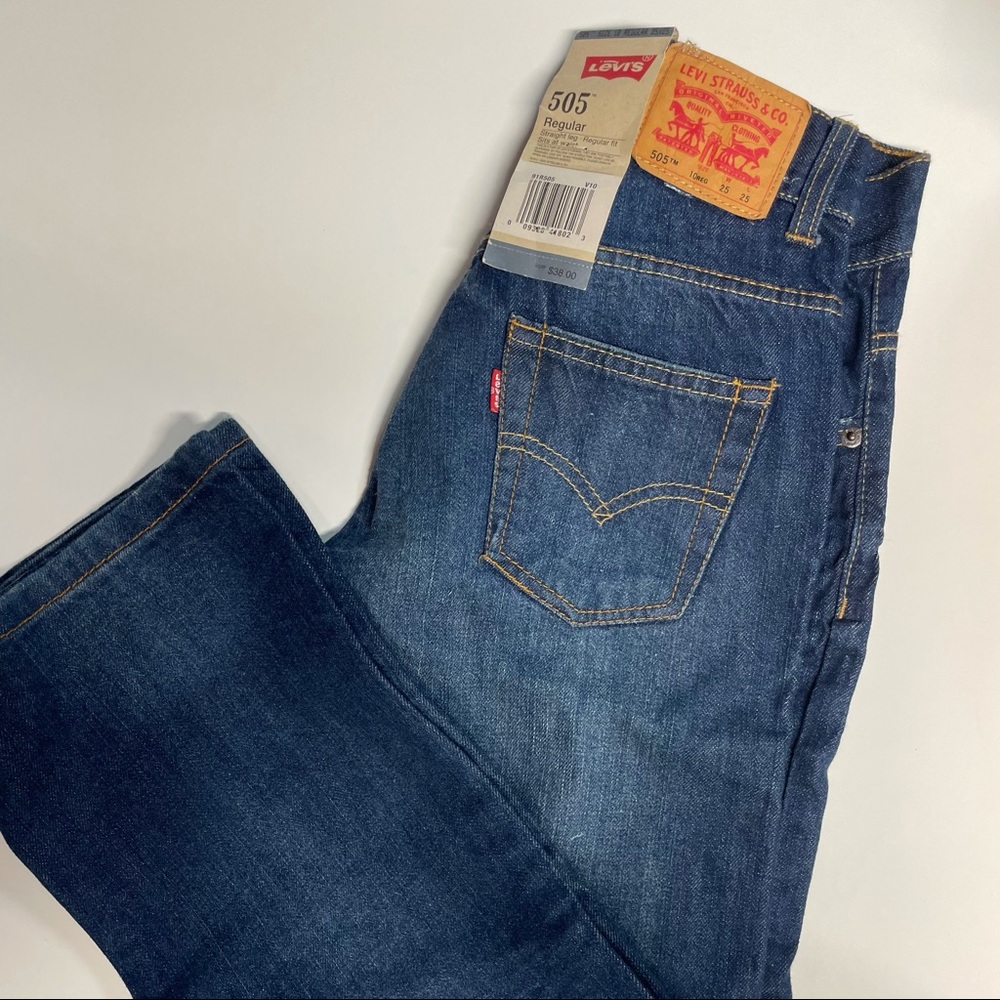 Levi’s 505 Denim Jeans, Regular Straight leg. Regular fit.